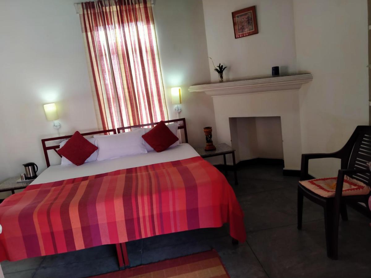 Naurang Yatri Niwas Hotel Garli Exterior photo