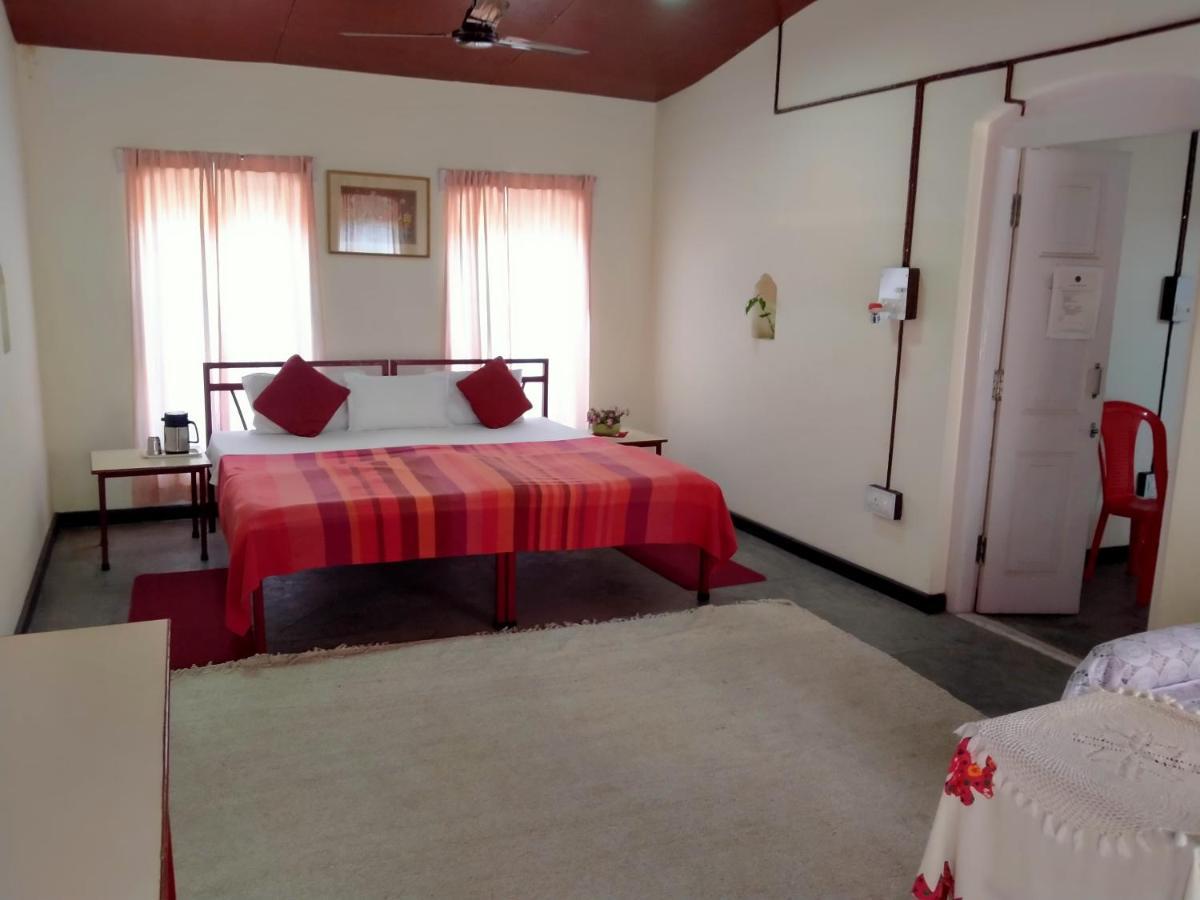 Naurang Yatri Niwas Hotel Garli Exterior photo