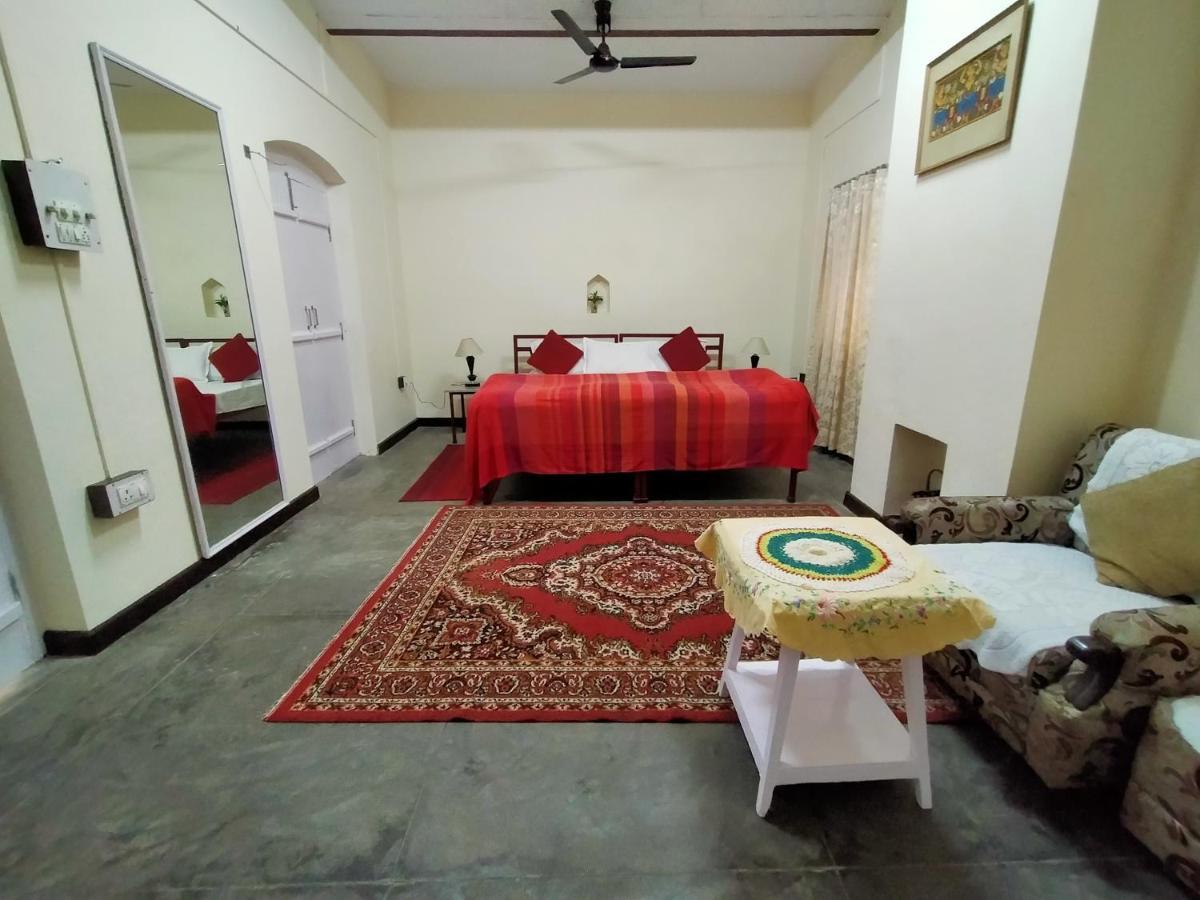 Naurang Yatri Niwas Hotel Garli Exterior photo