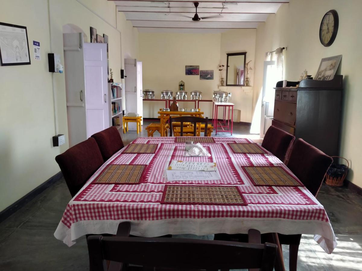 Naurang Yatri Niwas Hotel Garli Exterior photo