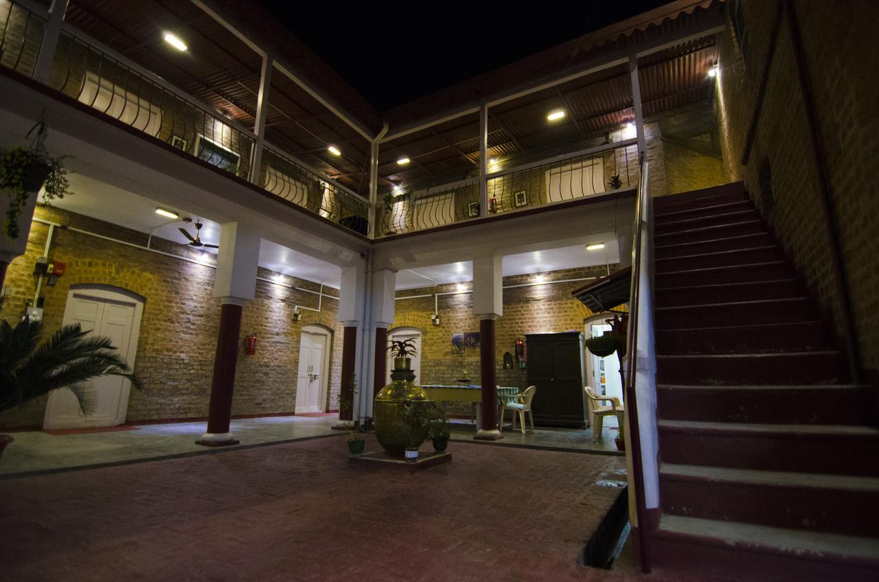 Naurang Yatri Niwas Hotel Garli Exterior photo