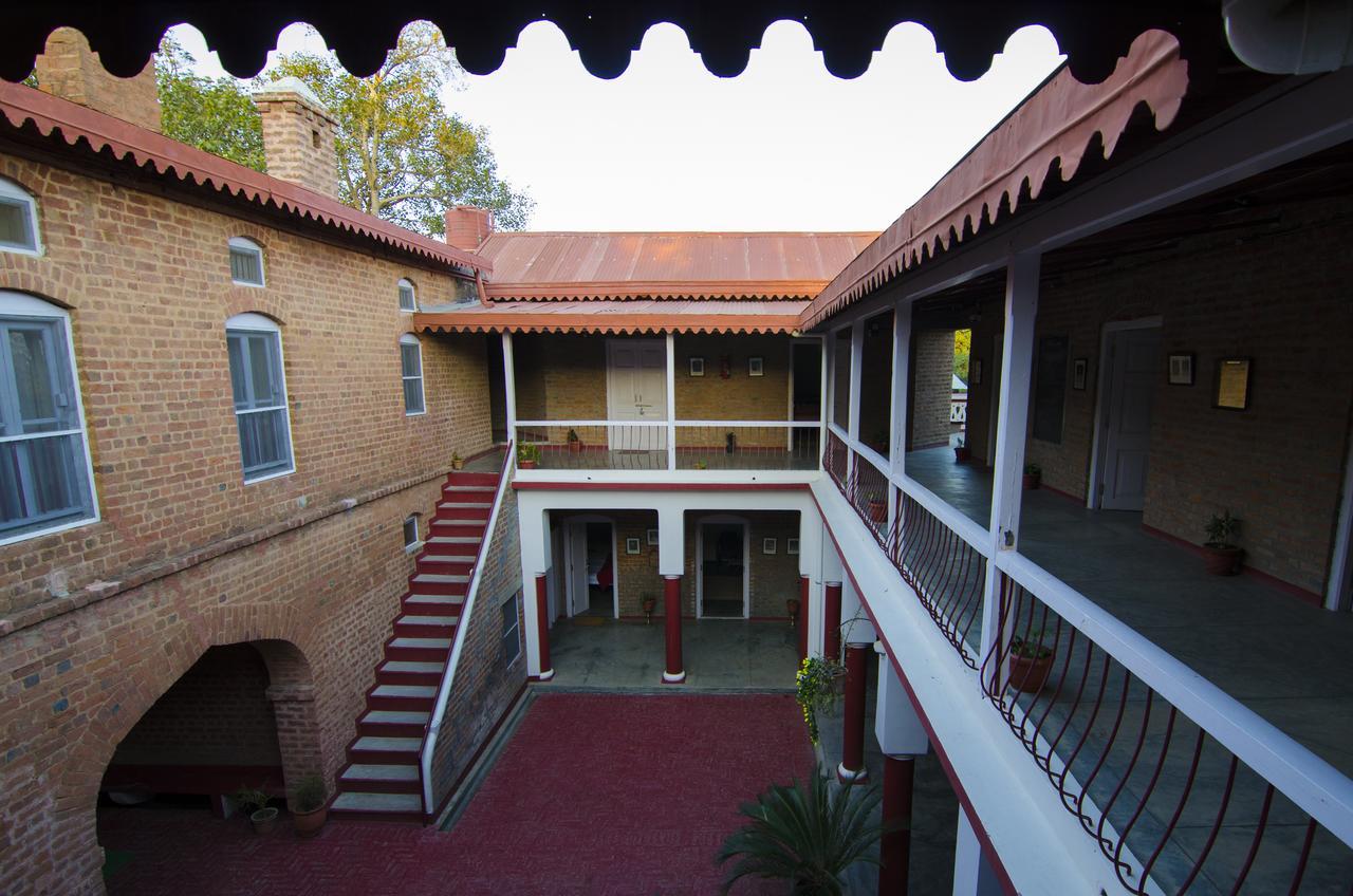 Naurang Yatri Niwas Hotel Garli Exterior photo