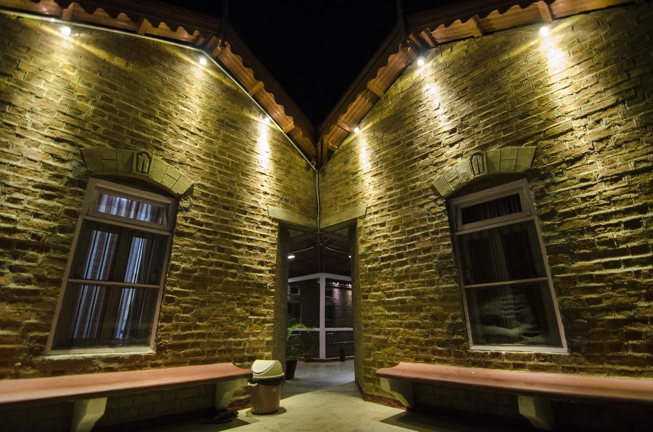 Naurang Yatri Niwas Hotel Garli Exterior photo