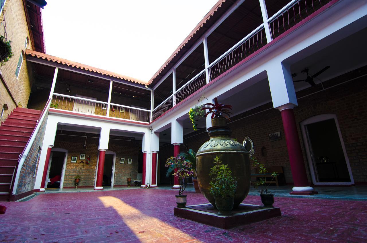 Naurang Yatri Niwas Hotel Garli Exterior photo