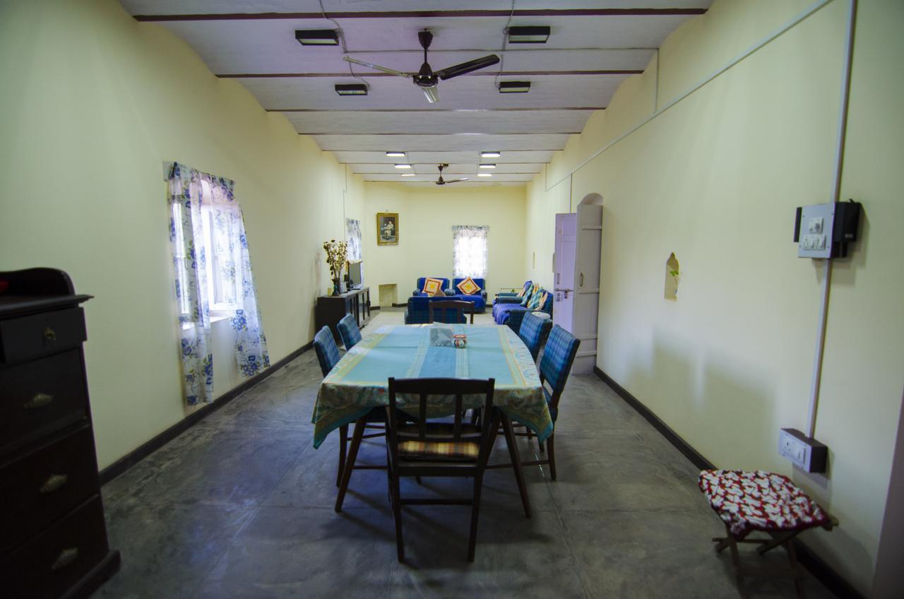 Naurang Yatri Niwas Hotel Garli Exterior photo